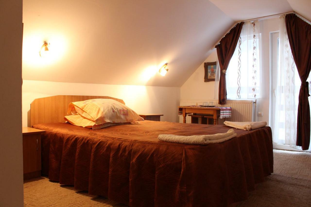 Casuta De Langa Padure Hotell Moeciu De Sus Exteriör bild