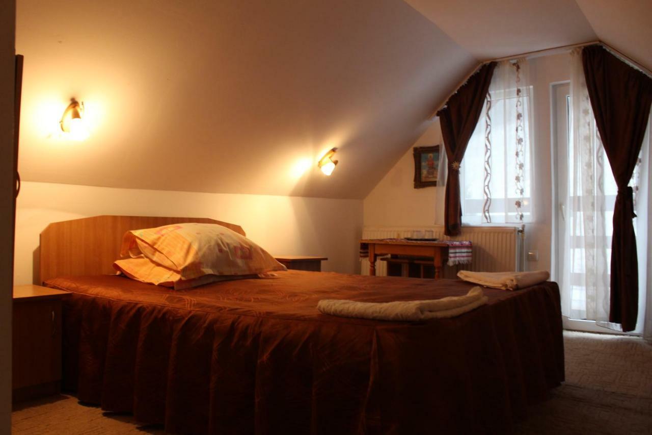 Casuta De Langa Padure Hotell Moeciu De Sus Exteriör bild
